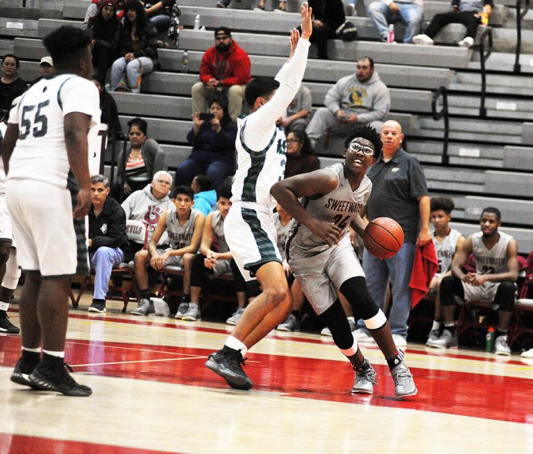 Red Devils give Helix a scare in Sweetwater tourney matchup