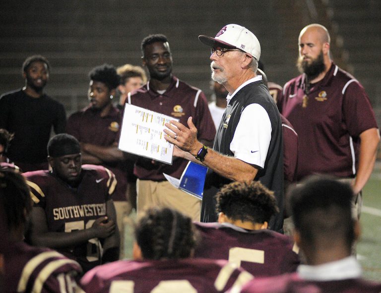 Jaguars slam Rams, 40-7; hand Carberry record 75th career win