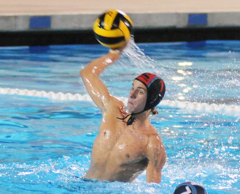 Eastlake’s Derrod making saves, helps lift Titans past Mariners 10-9