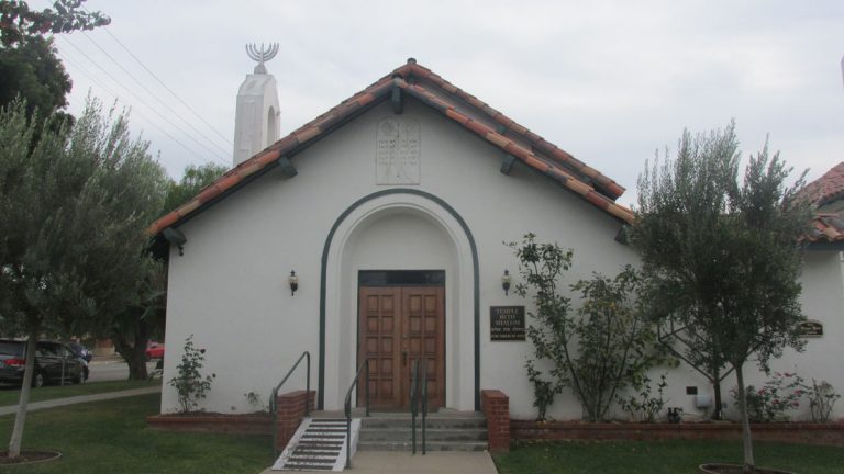 Synagogue celebrates  six decades of service