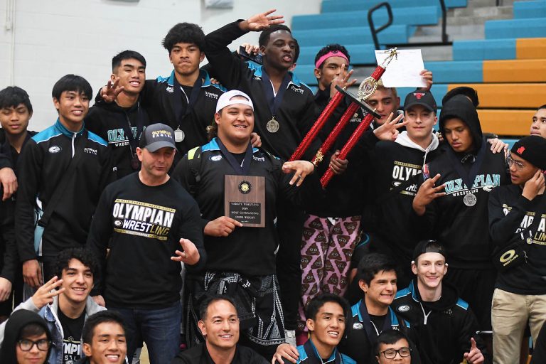 Spotlight shines on Olympian mat men at Division I finals