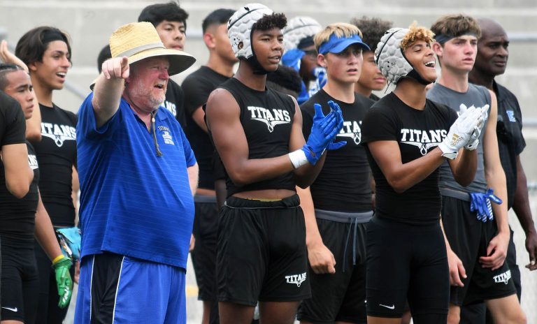 Metro-Mesa League football preview: Titans seek to come together despite roster turnover