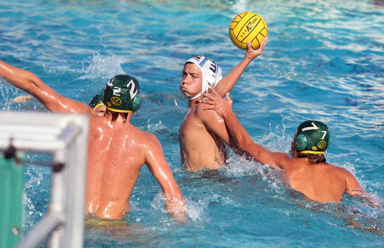 Mariners fire first salvo against Titans in Mesa League banner chase