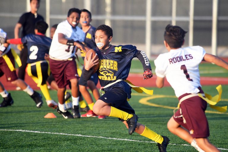 Mueller Mustangs ride to 21-6 win, second consecutive league title