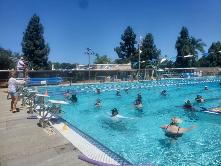 Reopened muni pool makes a splash