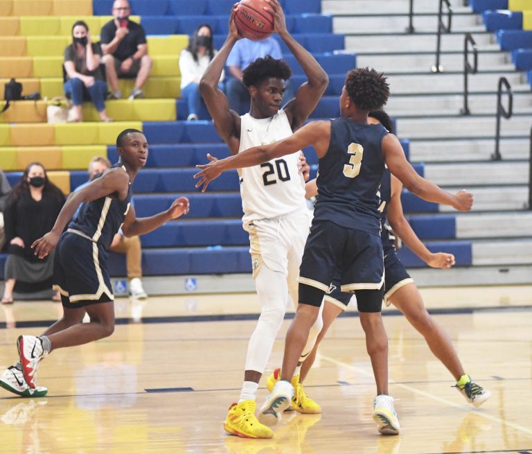 Crusaders top Barons to advance to Division I boys hoops final