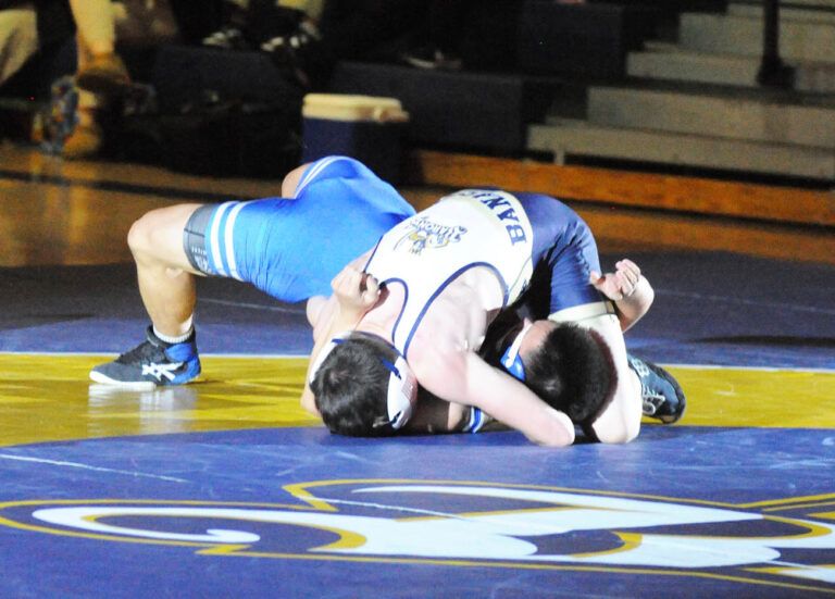 Fast and furious: Barons pin Titans for Mesa League dual title