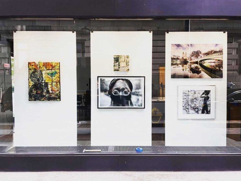 Shopping center brings art to mall patrons