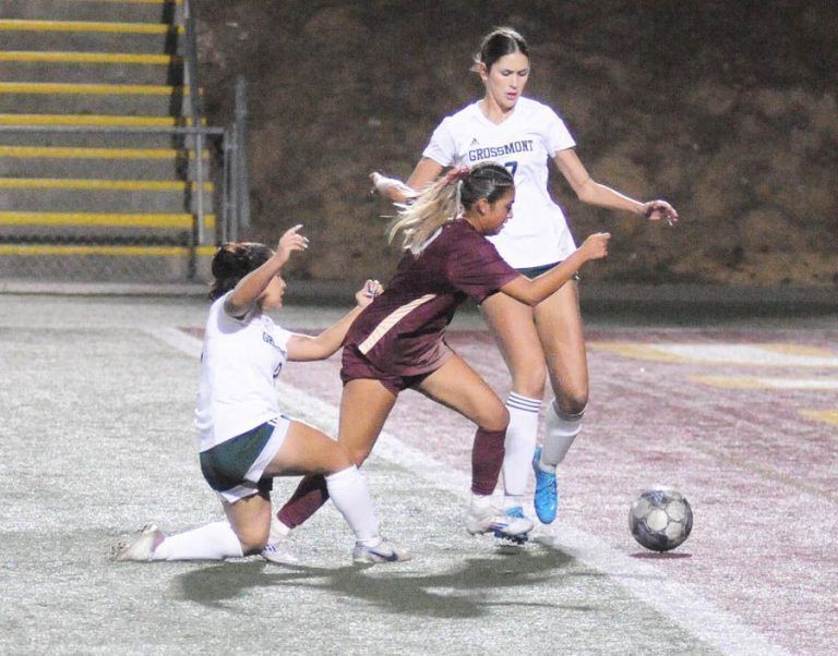 SWC women’s soccer team, earns first-round bye in Southern California regional playoffs