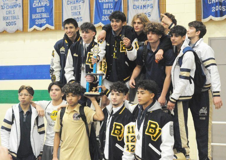 Barons top Metro boys field with 7 finalists, 3 champions