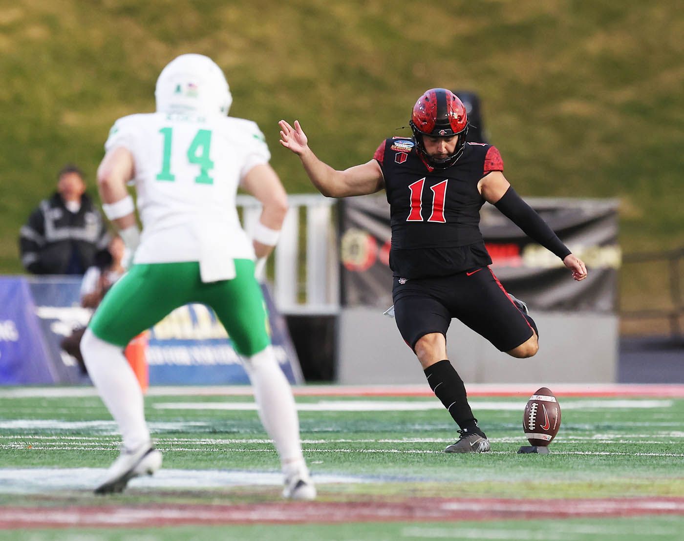 College football bowl games put the spotlight on Mountain West teams, SDSU Aztecs