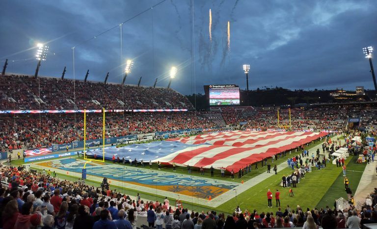 Holiday Bowl rings in the new year on a winning note