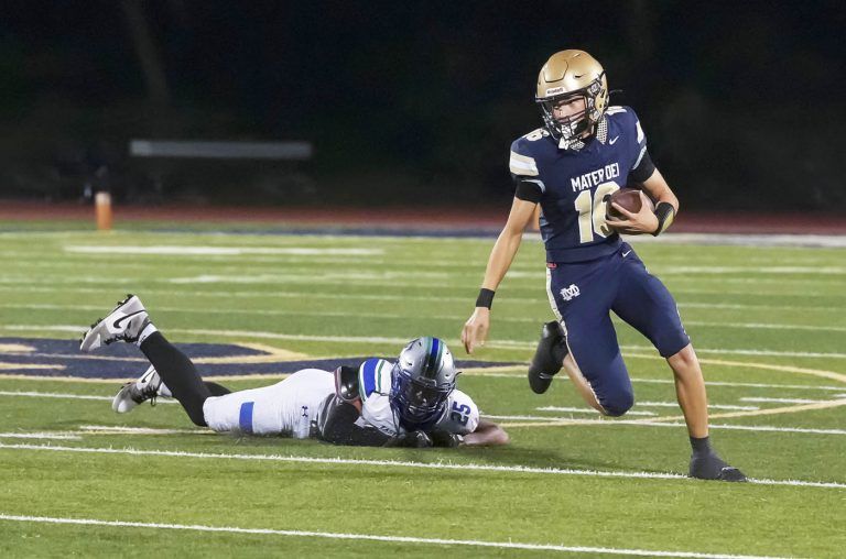 Mater Dei Catholic Crusaders knock Eastlake Titans from ranks of unbeatens with 42-7 Metro-Mesa victory