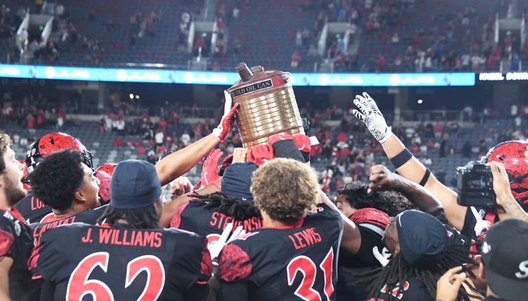 Aztecs capture Old Oil Can rivalry trophy with last-minute 26-23 thriller over Fresno State 